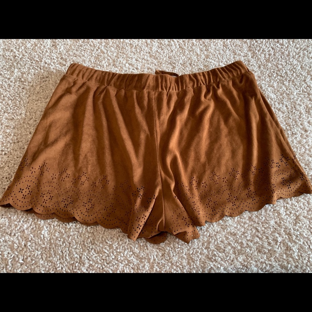 Alya brown faux suede shorts w elastic waist&ties - Picture 5 of 6